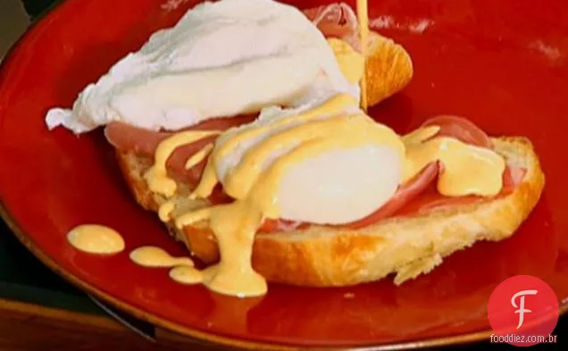 Ovos Benedicto (ovos Chipotle Benedict com liquidificador Mock Hollandaise)