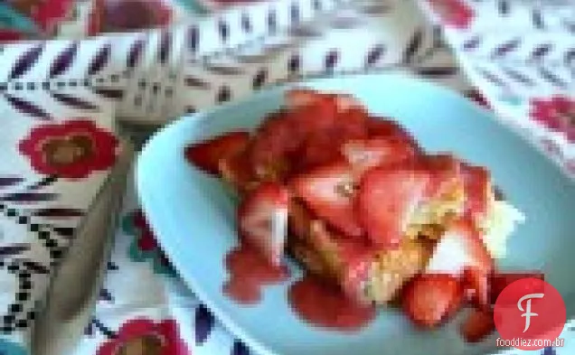 Cream Cheese-torrada francesa de limão recheada com morangos