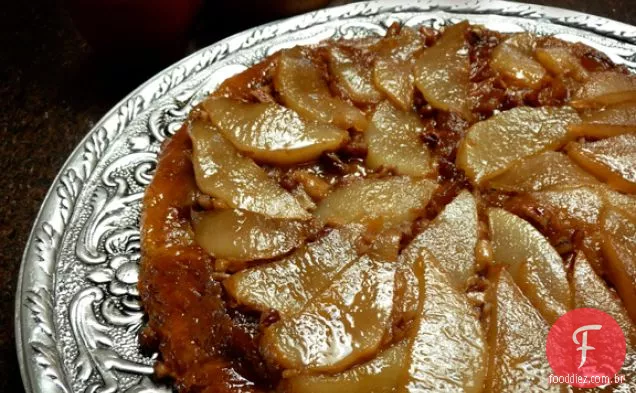 Pudim De Pão De Cabeça Para Baixo Com Peras Carmelizadas E Cu Ramificado