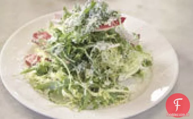 Salada com molho Parmigiano-Reggiano e anchova