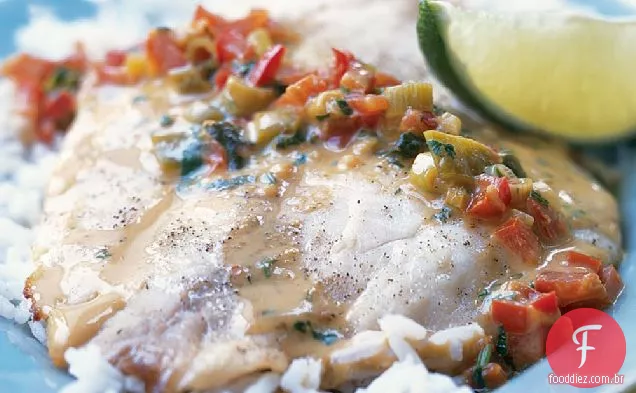 Tilápia grelhada com molho tailandês de coco e Curry