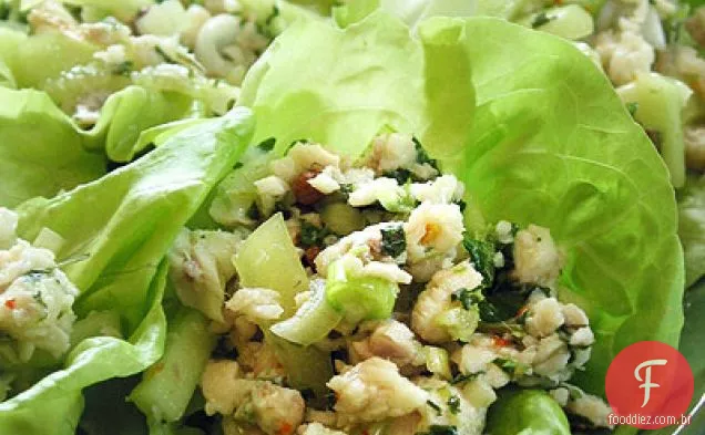 Salada Fresca E Picante De Peixe E Pepino