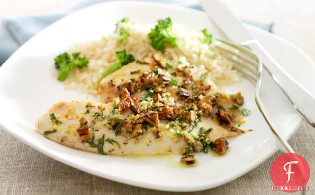 Filetes De Tilápia Assados Com Pecan-Parmesão