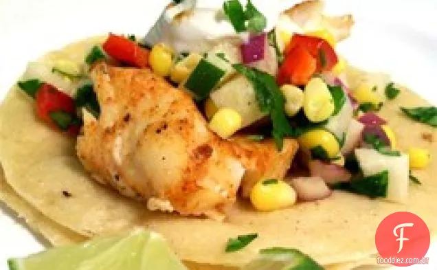 Tacos de peixe ardente com Salsa de milho crocante
