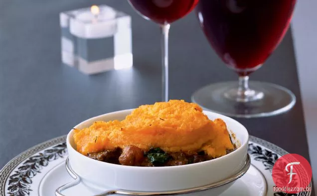 Tortas de pastor de cordeiro e batata doce