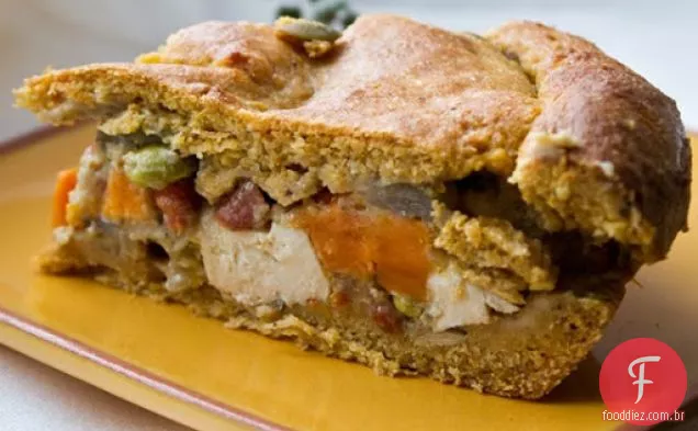 Torta Rústica Do Potenciômetro Do Tofu Do Vegetariano Do Greenmarket. Vegetariano
