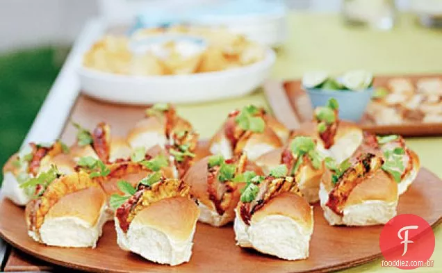 Char Siu-pãezinhos de porco e abacaxi vitrificados