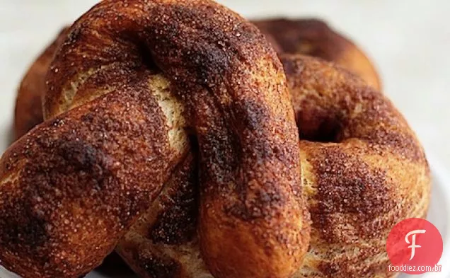 Pretzels Macios Do Açúcar Da Canela