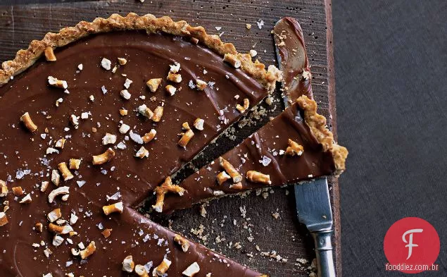 Torta de Chocolate ao leite com crosta de Pretzel