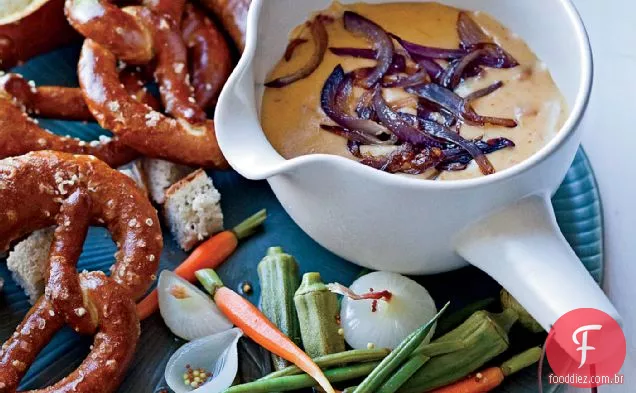 Gouda, Pancetta e Fondue de cebola com Pretzels