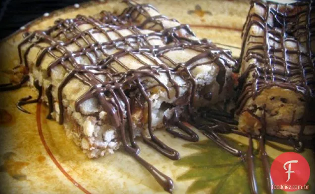 Crunchy Caramel Reeses Cookie Bars