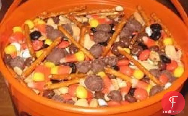 Raisin ' The Dead Snack Mix