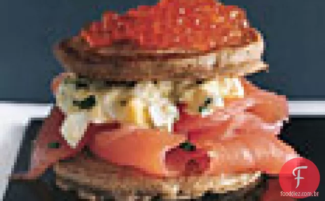 Caviar e salmão Blini Tortes