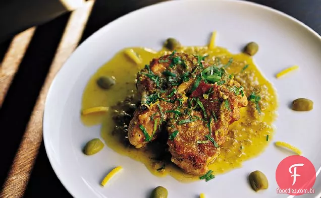 Frango salteado com azeitonas verdes e coentro
