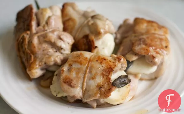 Coxas De Frango Com Courgette, Halloumi E Mel