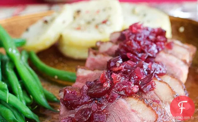 Ming Tsai's Seared Duck Breast com doce e azedo Cranberry Ch