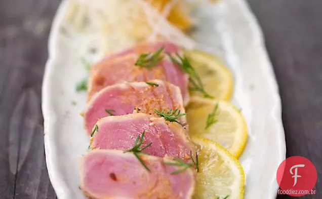 Atum Tataki também conhecido como atum grelhado