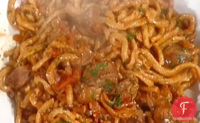 Bigoli com pato Ragu