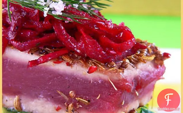 Atum temperado grelhado com abobrinha-Thon aux épices sur lit de courgettes