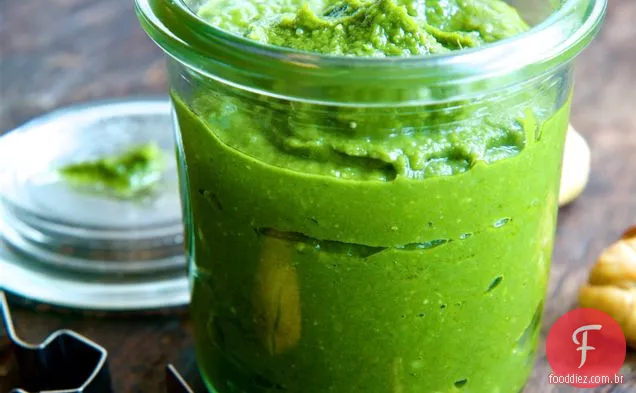 Ravioli De Faisão Com Molho De Castanha E Pesto De Couve Encaracolada
