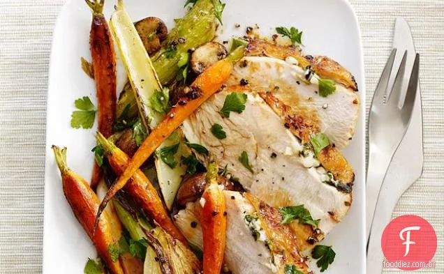 Frigideira Peru Com Legumes Assados