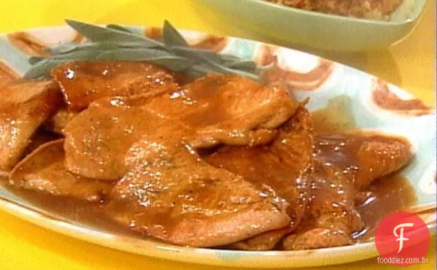 Costeletas de peru com recheio de milho, sálvia e Prosciutto