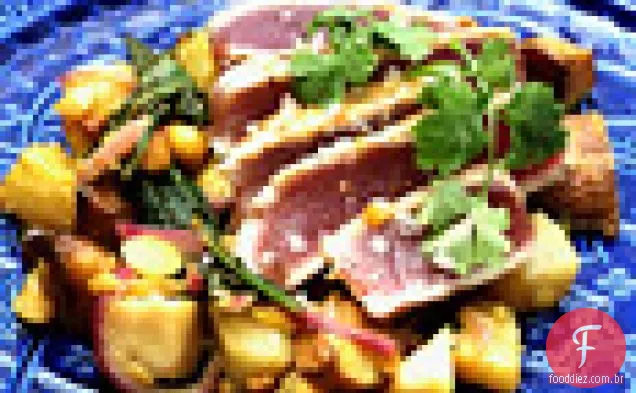 Atum envidraçado com salada de Pêra e batata