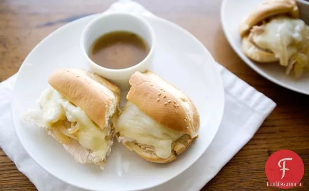 Slow Cooker Turquia Dip Sanduíches
