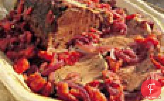 Atum assado lento com tomates, ervas e especiarias