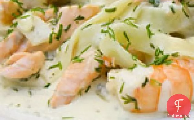 Salmão E Massa De Camarão