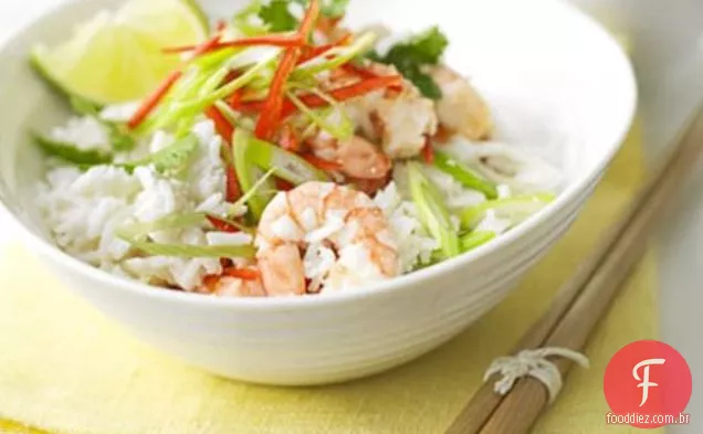 Camarão De Coco E Salada De Arroz
