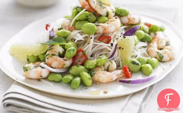Macarrão De Arroz Com Camarão, Edamame E Toranja