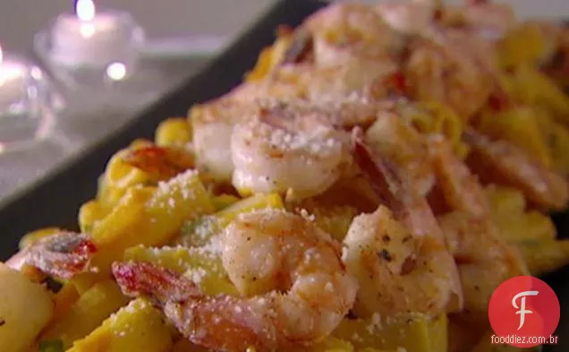 Rigatoni com abóbora e camarão
