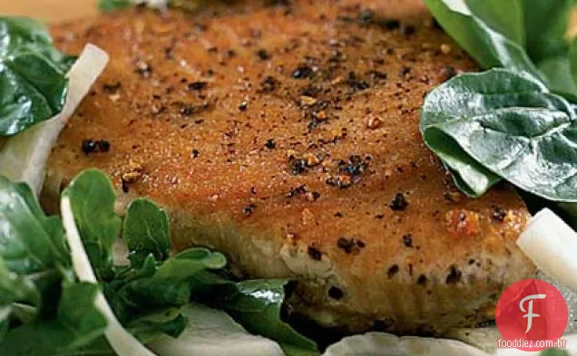 Atum grelhado com salada de rúcula