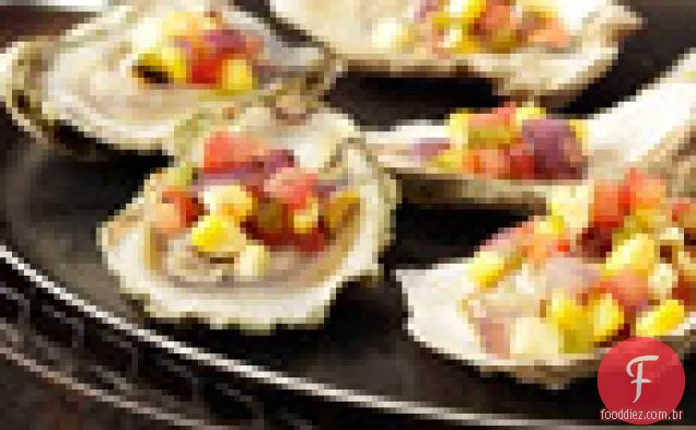 Ostras Grelhadas Da Costa Leste Com Milho Jalapeño Salsita