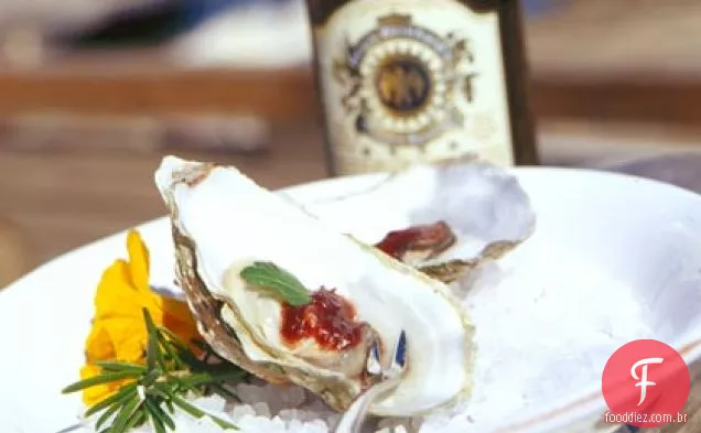 Ostras de coquetel com o melhor molho de coquetel de Oysterville