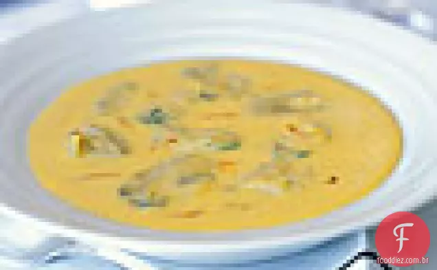 Ostras escalfadas em sopa de erva-doce e açafrão