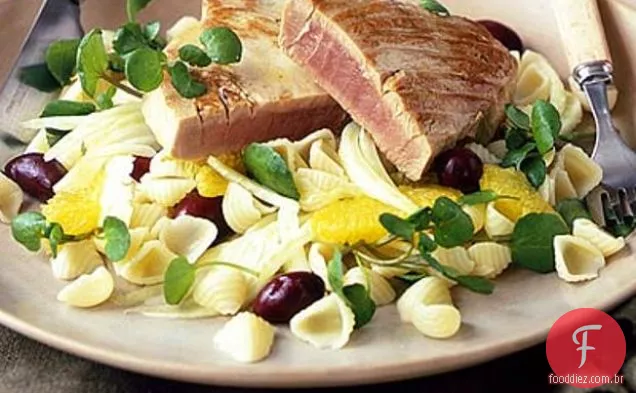 Bife De Atum Grelhado Com Erva-Doce E Salada De Laranja