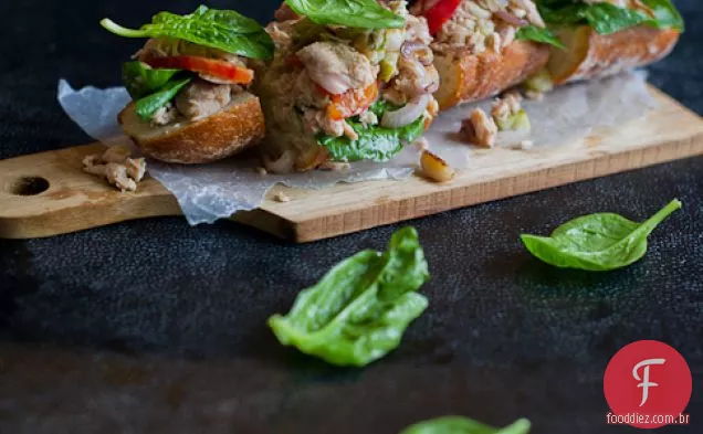 Milla Grazie Postino-atum e espinafre Bruschetta para o outono Fest