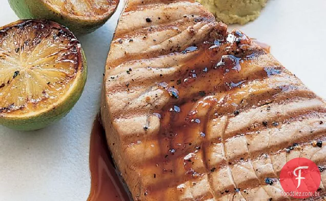 Bifes de Atum grelhado com molho cítrico-gengibre