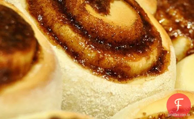 Pãezinhos De Canela Com Cobertura De Cream Cheese