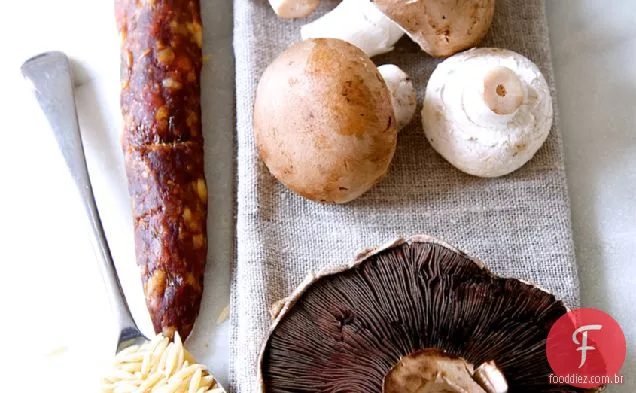 Cogumelo E Inglês Chouriço Minestrone