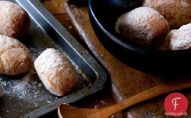 Tamanho Da Mordida Canela Açúcar Donuts