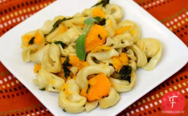 Abóbora E Sálvia Manteiga Marrom Com Tortellini