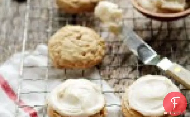 Biscoitos De Caju Com Cobertura De Manteiga Marrom
