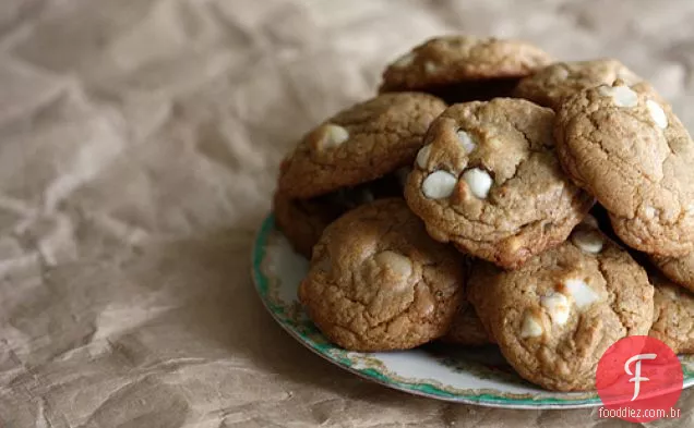 Biscoitos De Macadâmia De Chocolate Branco Com Manteiga Marrom