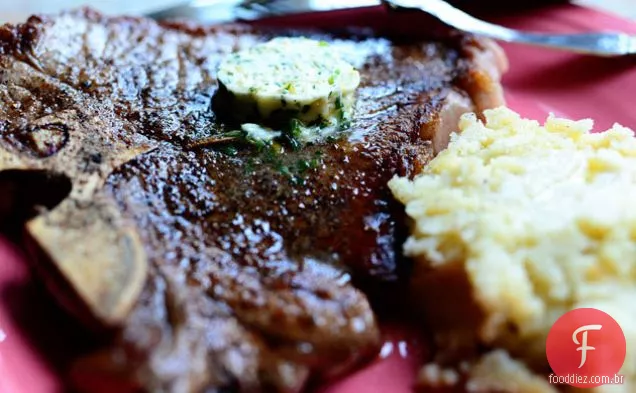 Bifes T-Bone com manteiga de Hotel