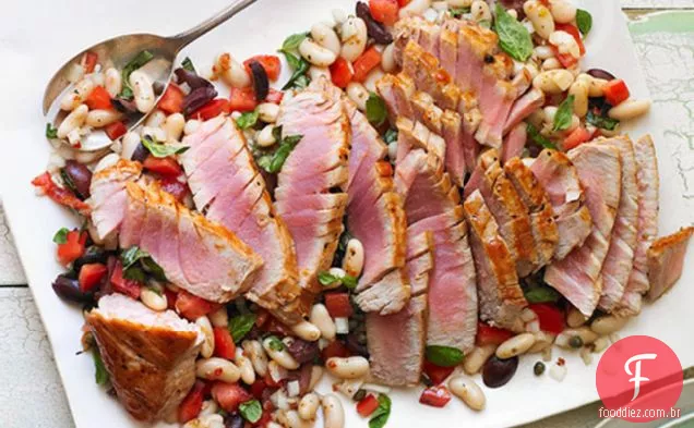 Atum grelhado com salada italiana de Feijão Branco