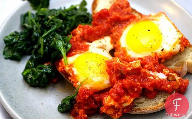 Ovos Em Molho De Tomate