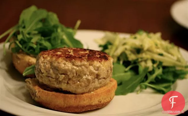Hambúrgueres De Atum Com Páprica De Limão Aioli